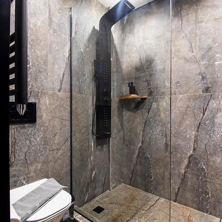 Urban Luxury In Chania Centre Apartment