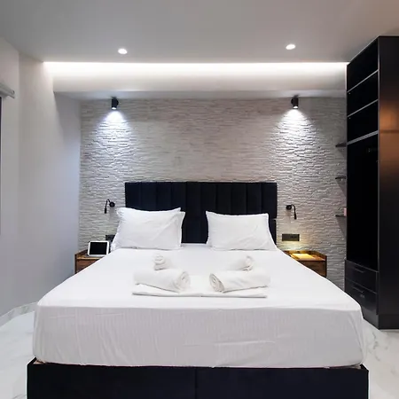 Urban Luxury In Chania Centre Apartment