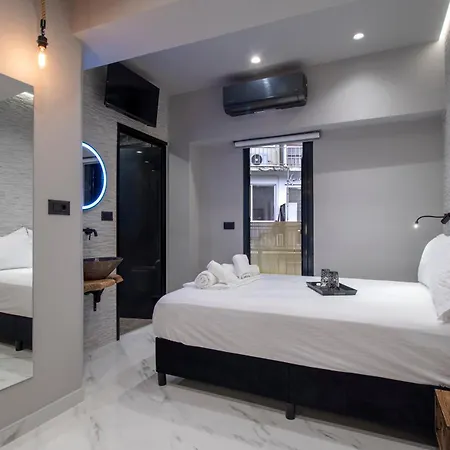 Urban Luxury In Chania Centre Apartment
