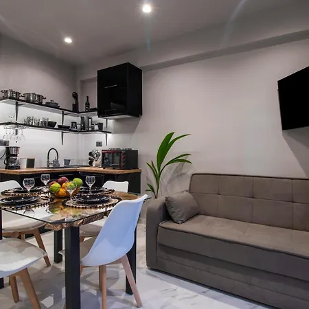 Urban Luxury In Chania Centre Apartment