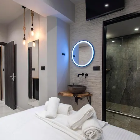 Urban Luxury In Chania Centre Apartment